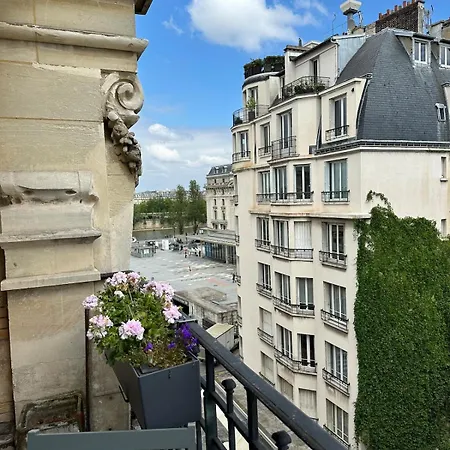 Beautiful With Seine And Musee D'orsay View