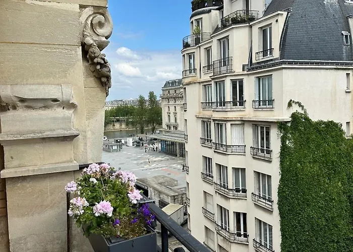 Beautiful With Seine And Musee D'orsay View