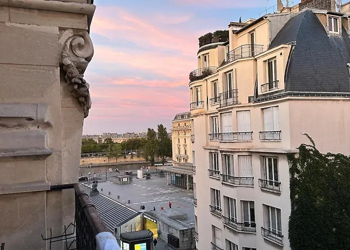 Beautiful With Seine And Musee D'orsay View *